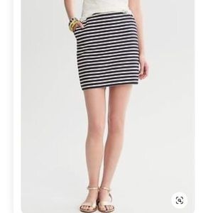 NWOT | Banana Republic Piped Navy Striped Skirt